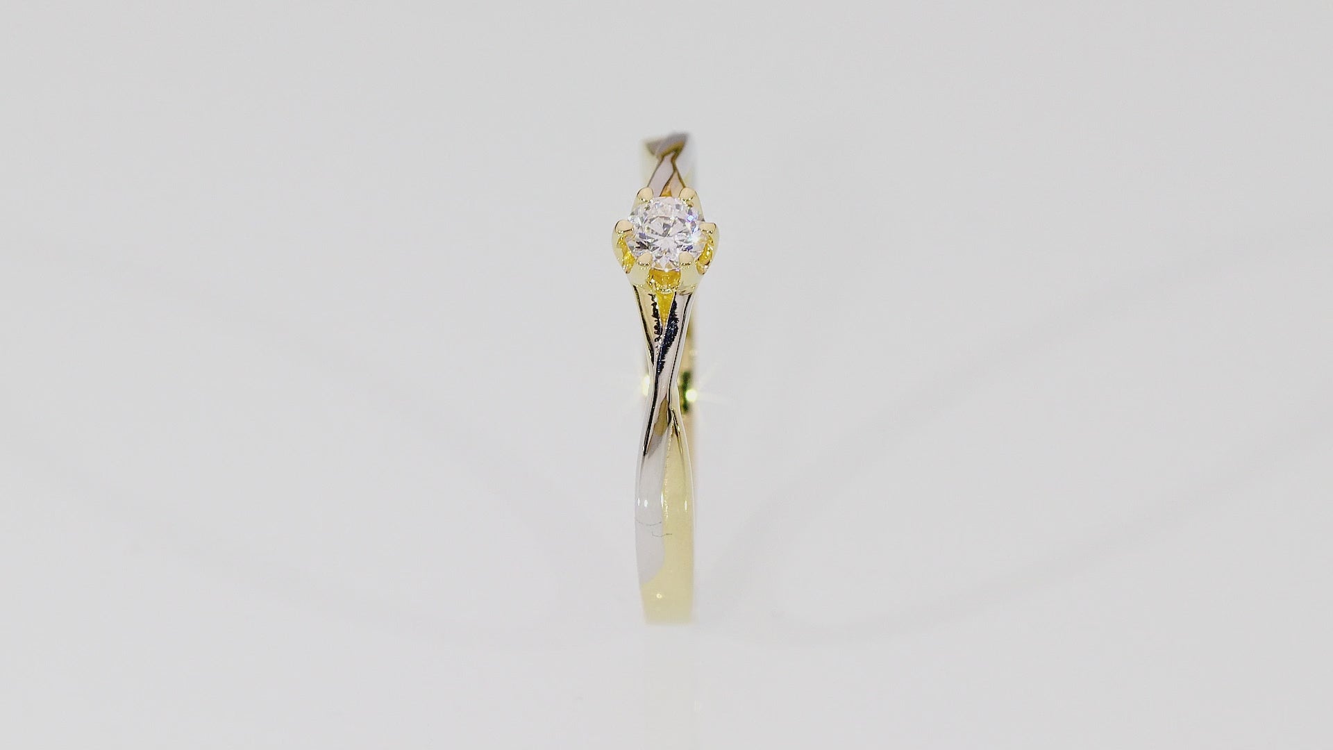 Anillo de Compromiso Gaia Oro 14K con Diamantes 0,12 ct